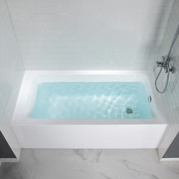 Why Use Hand Grips in Your Acrylic Bathtub?