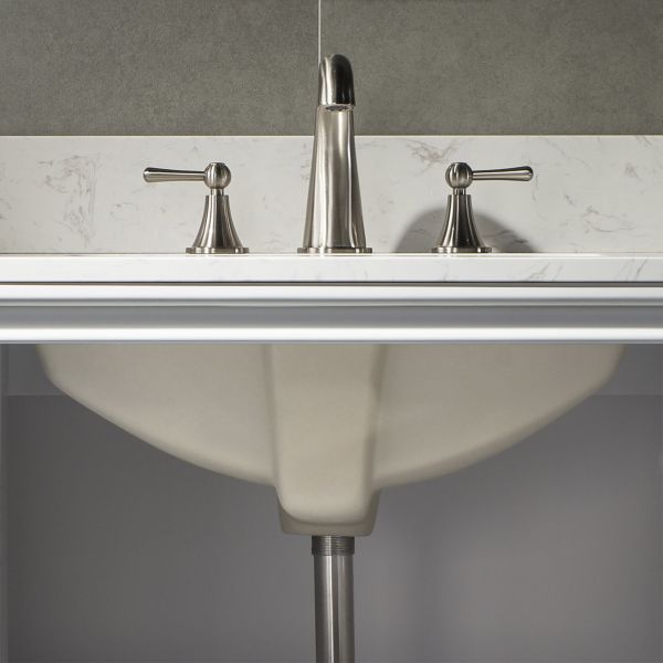 Washbasin with rectangular top for single-hole taps